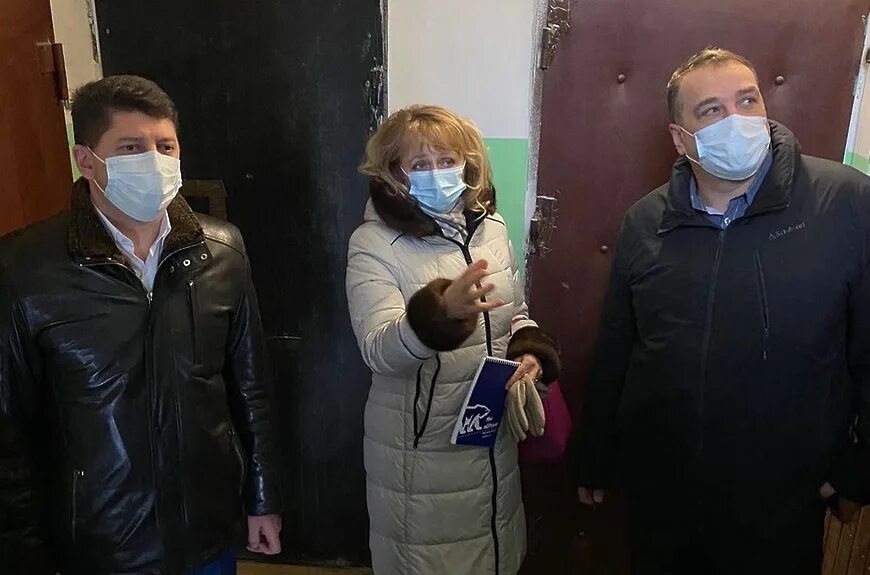 Произвол жкх воронеж. Жильцова гжи. Жители ук. Собрание жильцов. Жители ук.