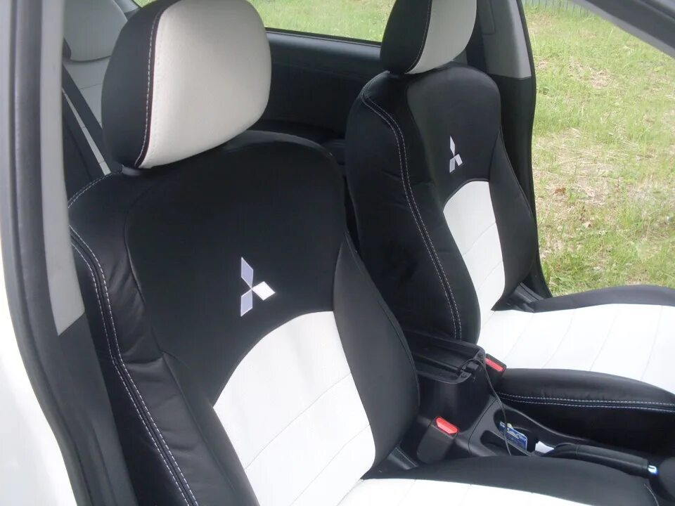 Каркасные чехлы outlander 3. Чехлы сидений митсубиси аутлендер. Чехлы сидений митсубиси аутлендер. Авточехлы на мицубиси аутлендер 2019. Чехлы на митсубиси аутлендер 1.