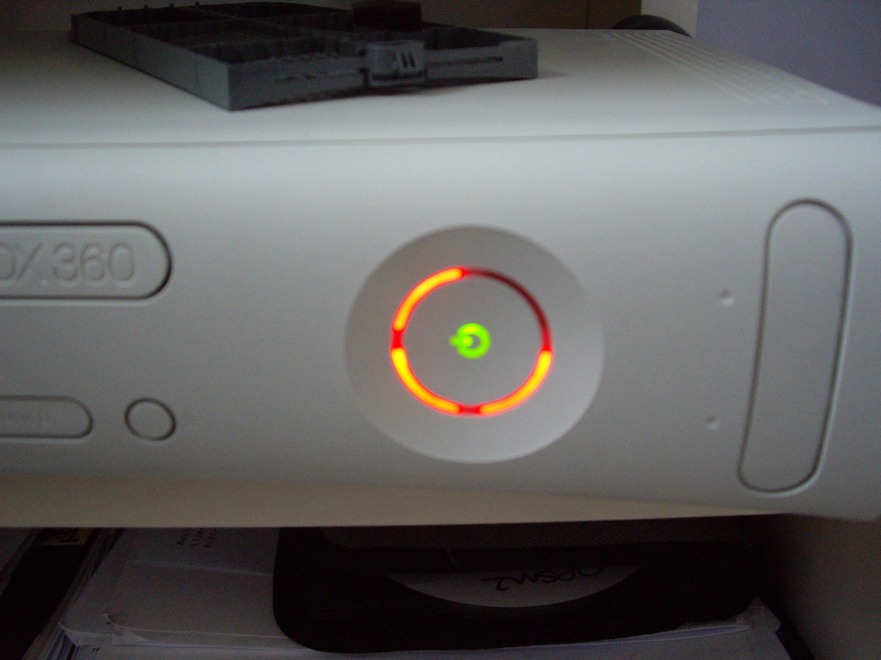 Xbox 360 горит зеленый. Xbox 360 red ring. xbox 360 false 2 red ring.