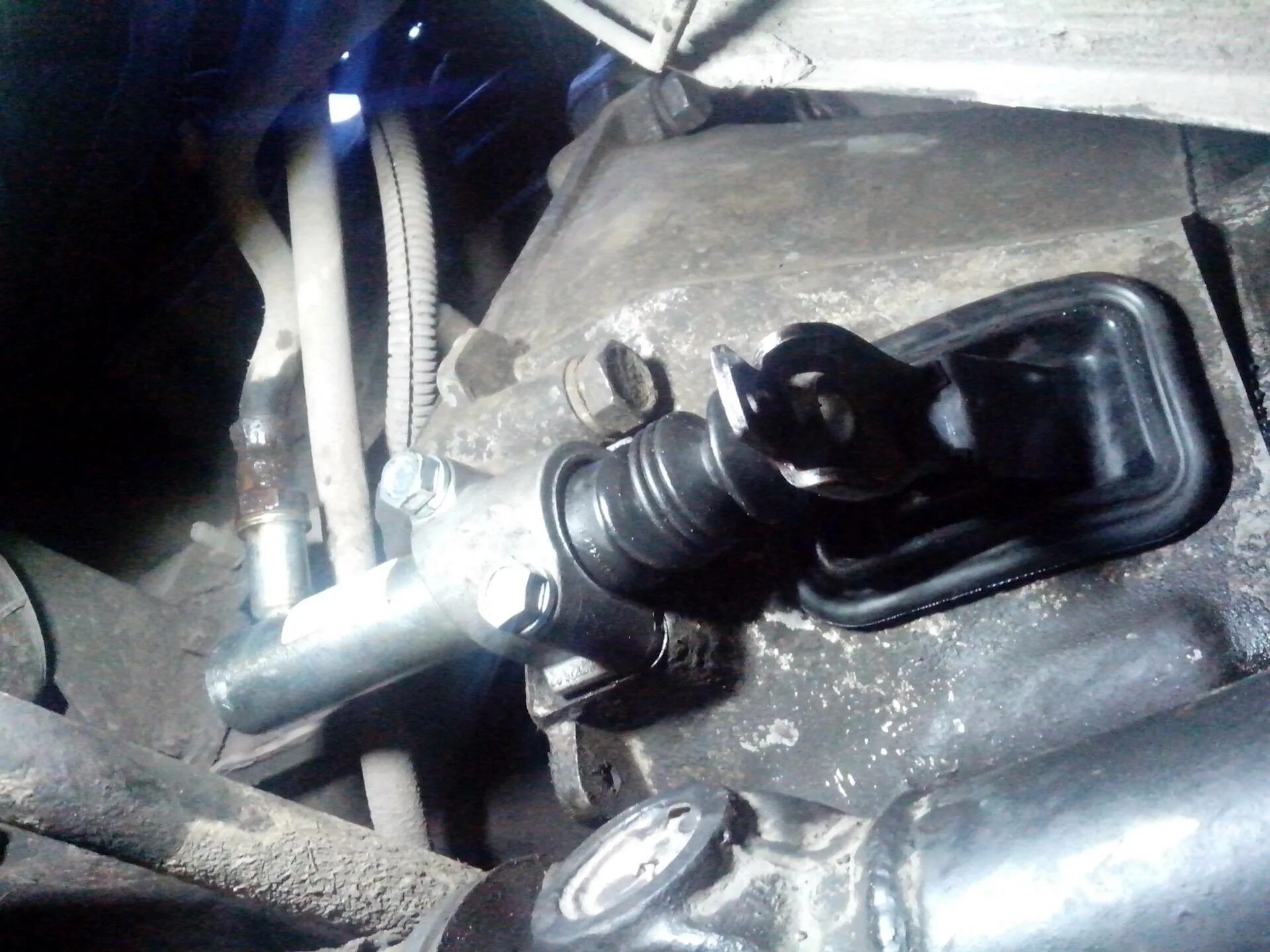 Замена рабочего цилиндра сцепления нива. Цилиндр сцепления нива шевроле. Шток сцепления нива 21214. Цилиндр сцепления нива шевроле. Прокачка сцепления ваз 2121.