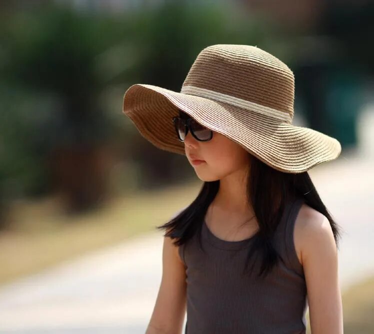 Широкая летняя шляпа. Брендовые шляпы летние. Шляпа летняя для детей. Шляпа пляжная детская. Шляпа соломенная брендовая.