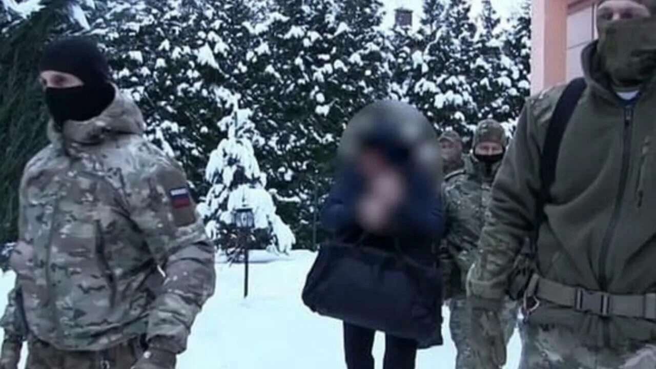 задержание лидера. задержание в шахтах 14. оренбург суд корчагин. задержания лидера опг в надеждинске. задержание директора школы.