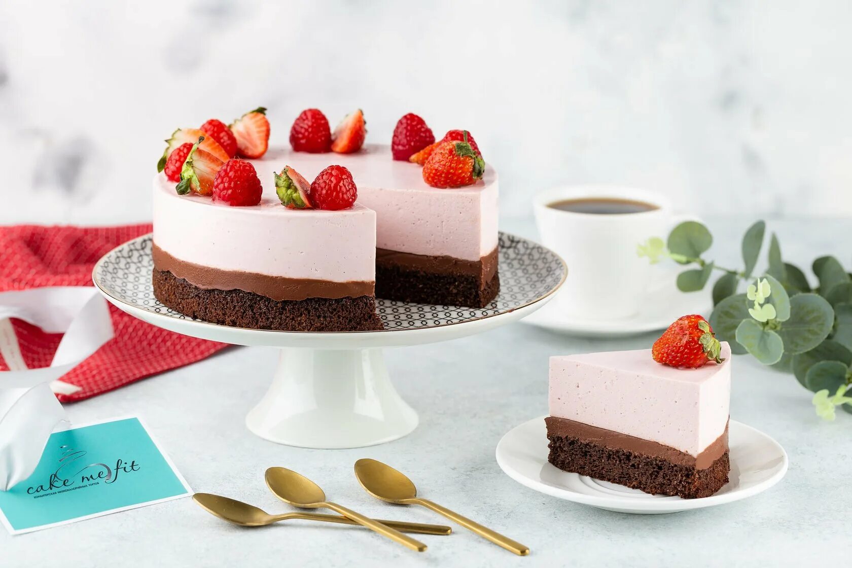Пп торты москва. Cake me fit кондитерская низкокалорийных тортов. cake me fit муссовый торт. низкокалорийные торты. низкокалорийный красивый торт.