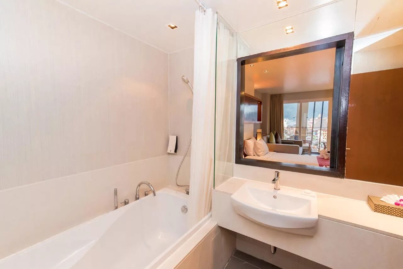 Hub hotel. Ashlee Hub Hotel Patong 4. The Ashlee Hub 3 Пхукет. Ashlee Hub Hotel - Spa Extra Plus. Ashlee Hub Patong-223000.