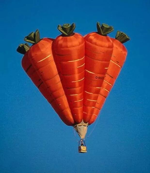Необычные воздушные шары. Необычный воздушный шар. Необычные формы воздушных шаров. Воздушные шары с морковкой.