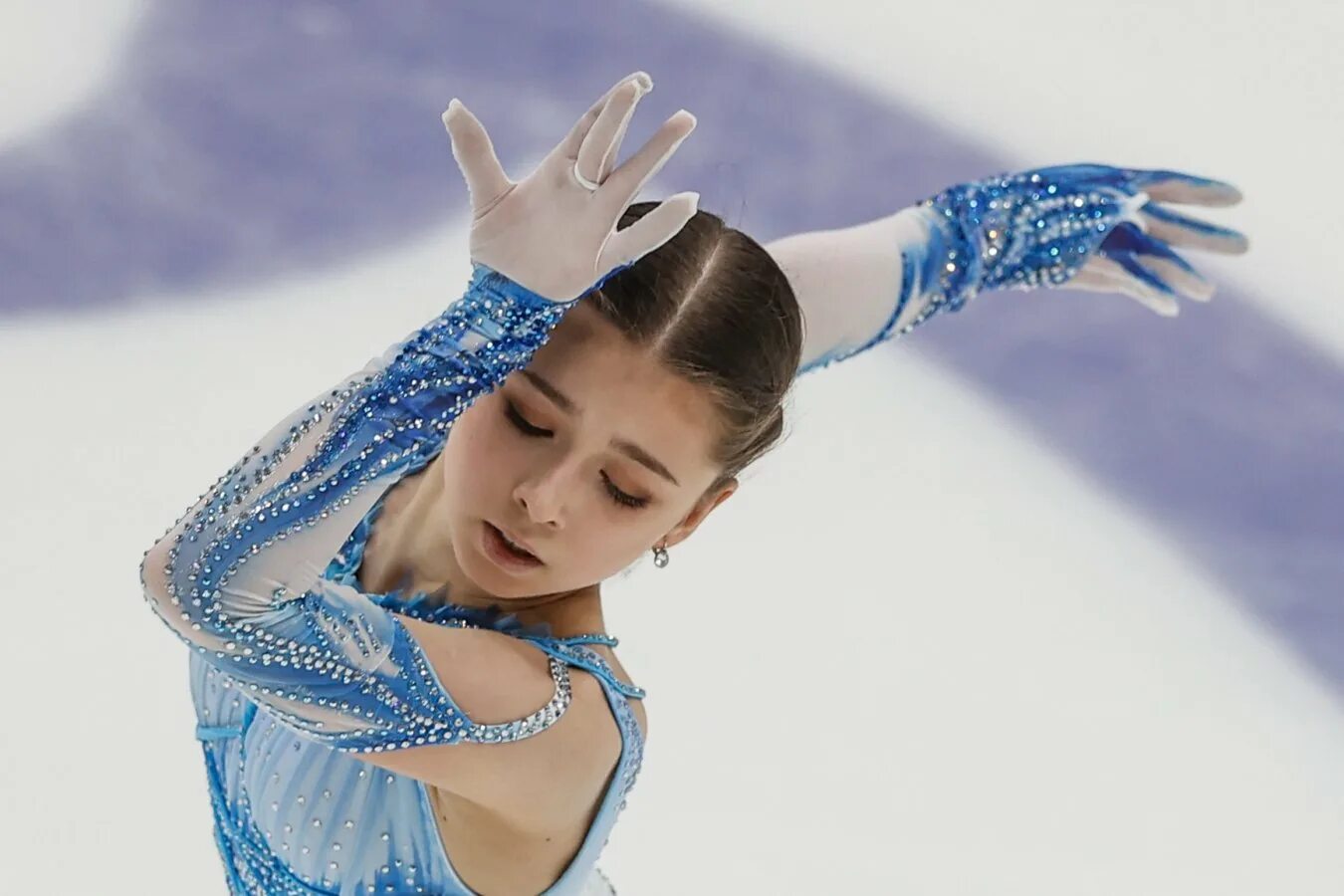 Что такое фигурное катание. Камила Валиева фигуристка. Камила Валиева 2021. Камила Валиева фигурное катание. Камила Валиева 2020.