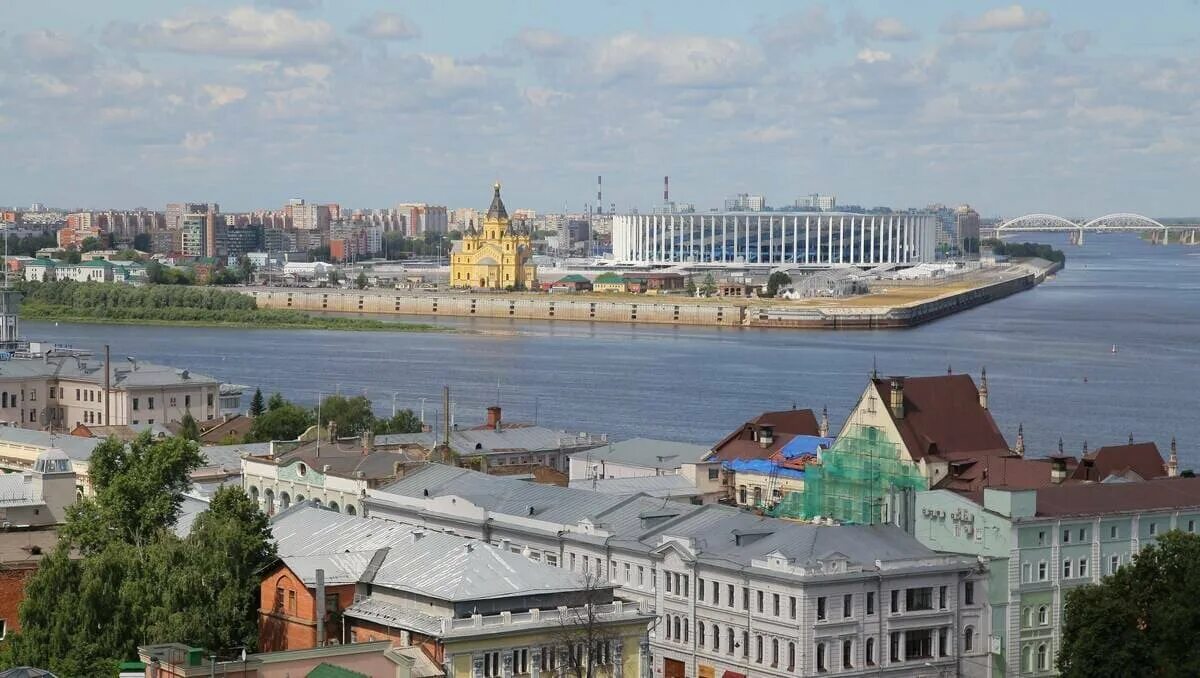 Споры нижнего новгорода. Стрелка Оки и Волги в Нижнем Новгороде. Стрелка Нижний Новгород 2023. Мыс стрелка Нижний Новгород. Стрелка Нижний Новгород 2000.