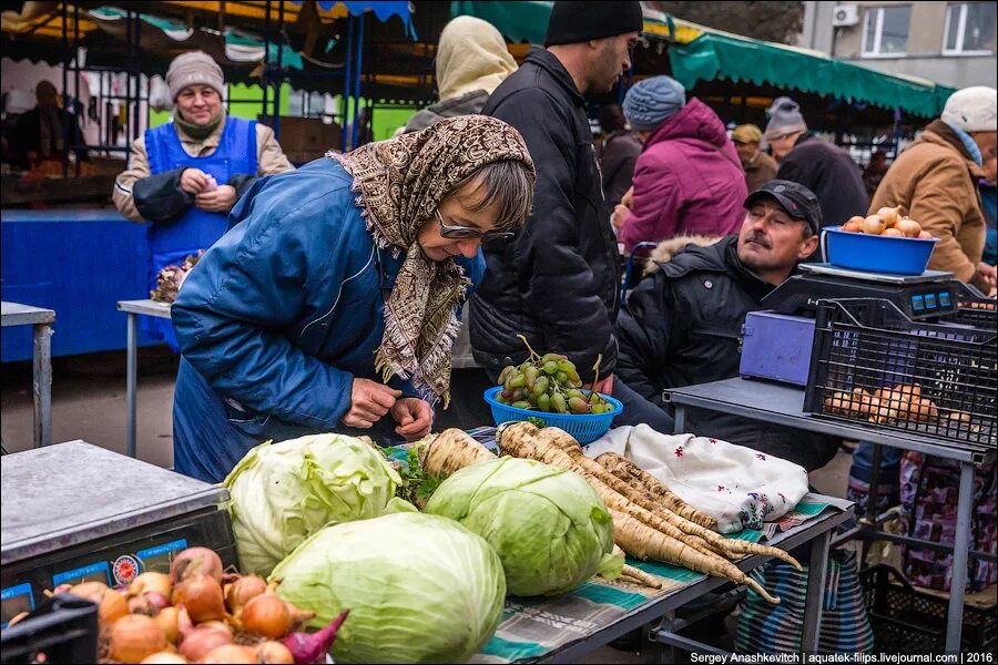 На базар ходили. На рынке. Продовольственный рынок. Рынок в России. Рынок в деревне.