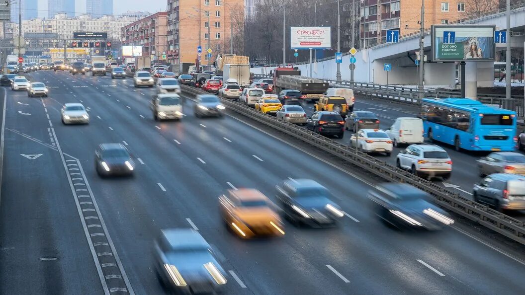 Карта пробок спб. Ленинградская дорога пробки. Ленинградская дорога пробки. Много километровая пробка. Ленинградское шоссе самое загруженное.
