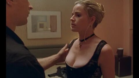 Elizabeth shue boobs.