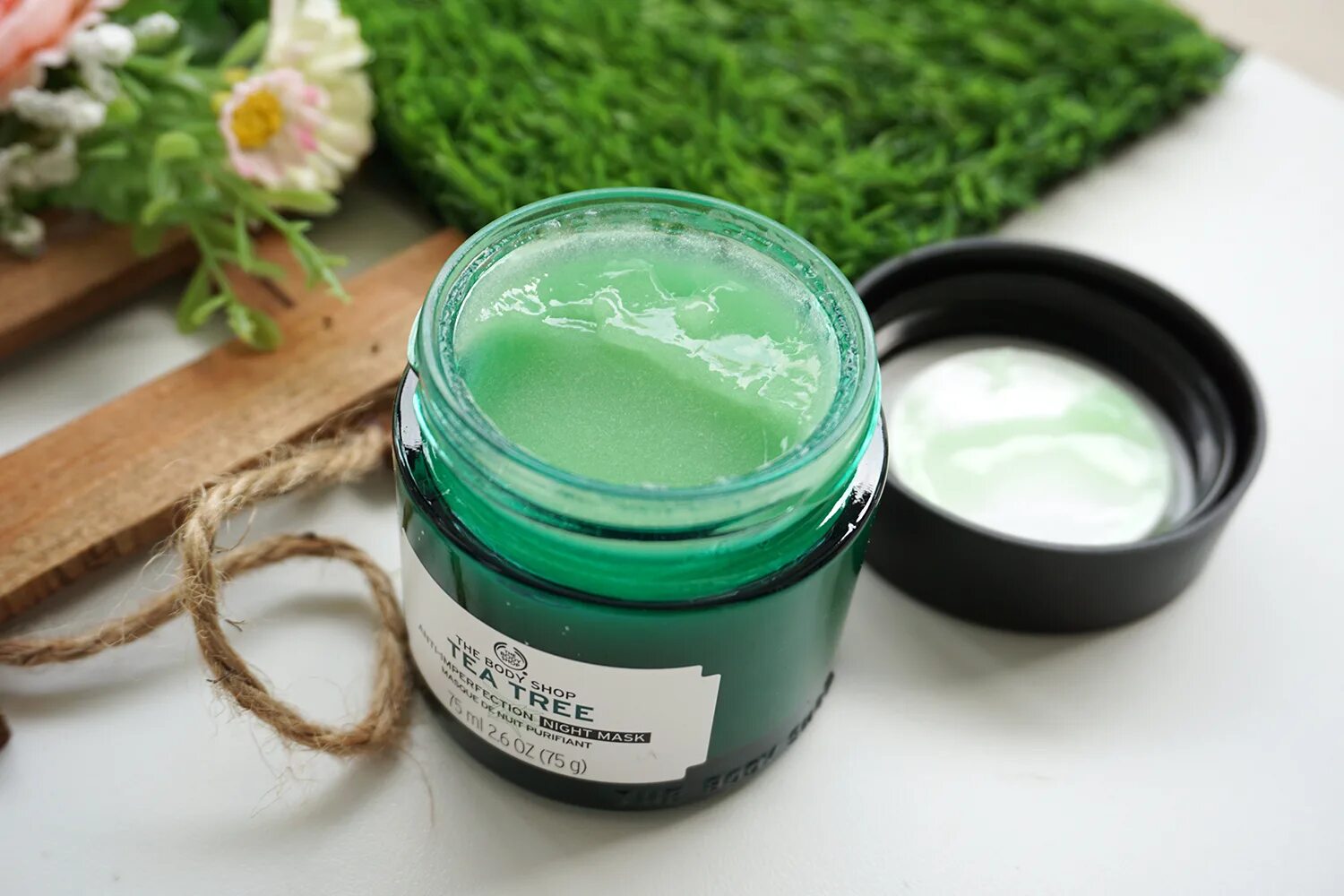 Маска с маслом чайного. The body shop Tea Tree Mask. Крем для лица с чайным деревом. Крем маска с чайным деревом. Крем для лица с маслом чайного дерева.