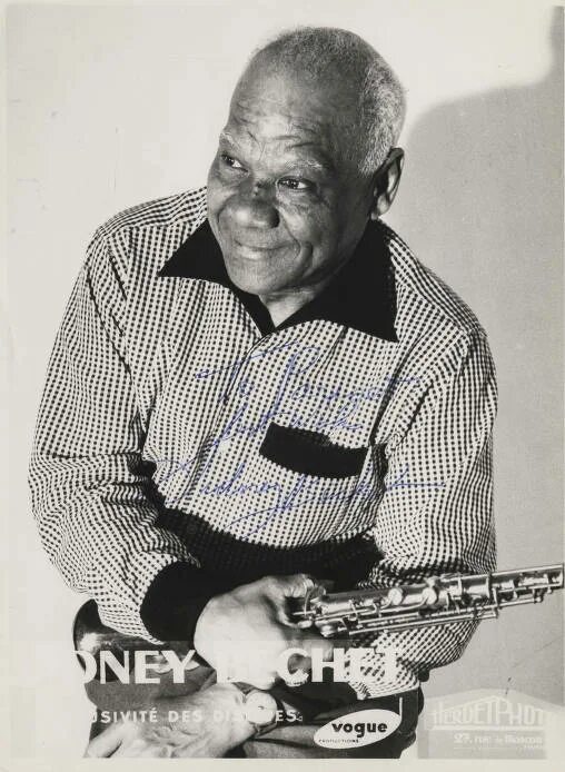 Сидней беше sidney bechet. Sidney bechet маленький цветок. Сидней беше sidney bechet. Сидней беше маленький цветок. Картинка маленький цветок беше.
