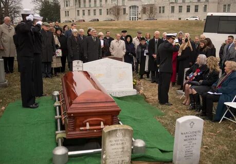 File:Bruce McCandless Funeral Service (NHQ201801160025).jpg - Wikimedia Commons