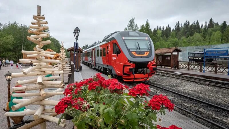 Поезд Орлан Сортавала-кузнечное. Поезд Орлан Сортавала. Поезд кузнечное Сортавала. Орлан поезд Карелия.