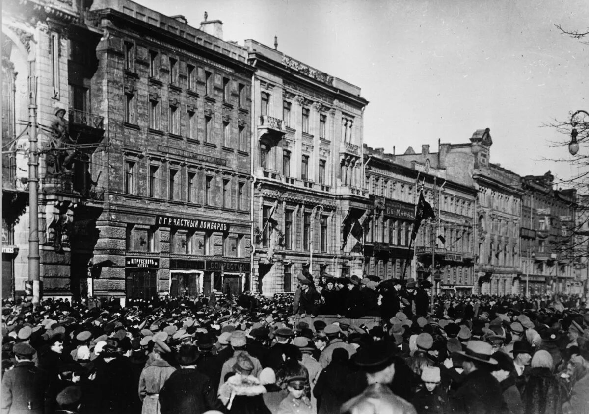 Революционные выступления в петрограде. Демонстрация в петрограде 4 июля 1917 года. Февральская революция 1917 манифестация женщин. Революционные выступления в петрограде. Июльская демонстрация в петрограде в 1917 году.