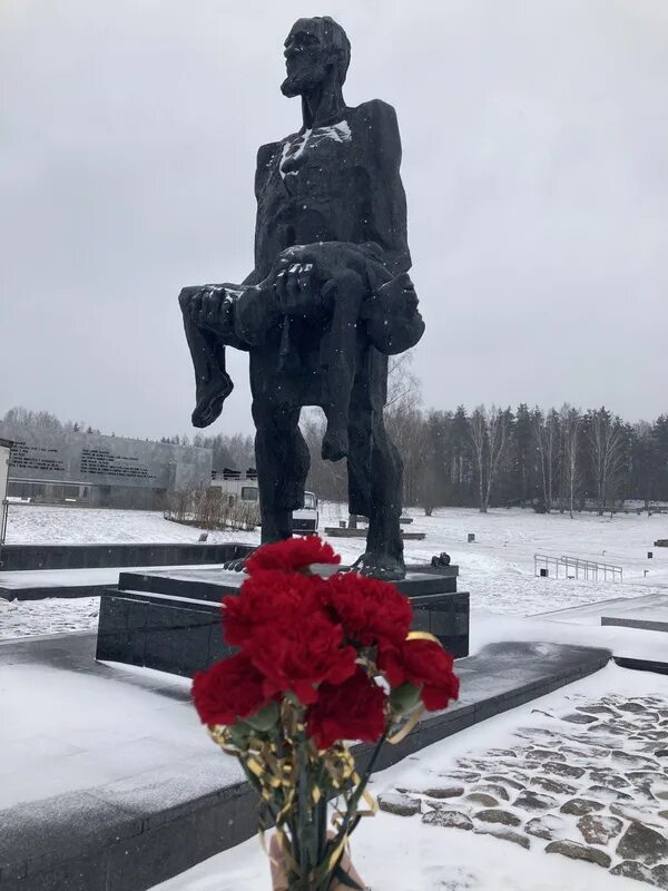 Хатынь когда произошла трагедия. Хатынь 2022. 22 День памяти жертв Хатыни. Хатынь геноцид белорусского народа.
