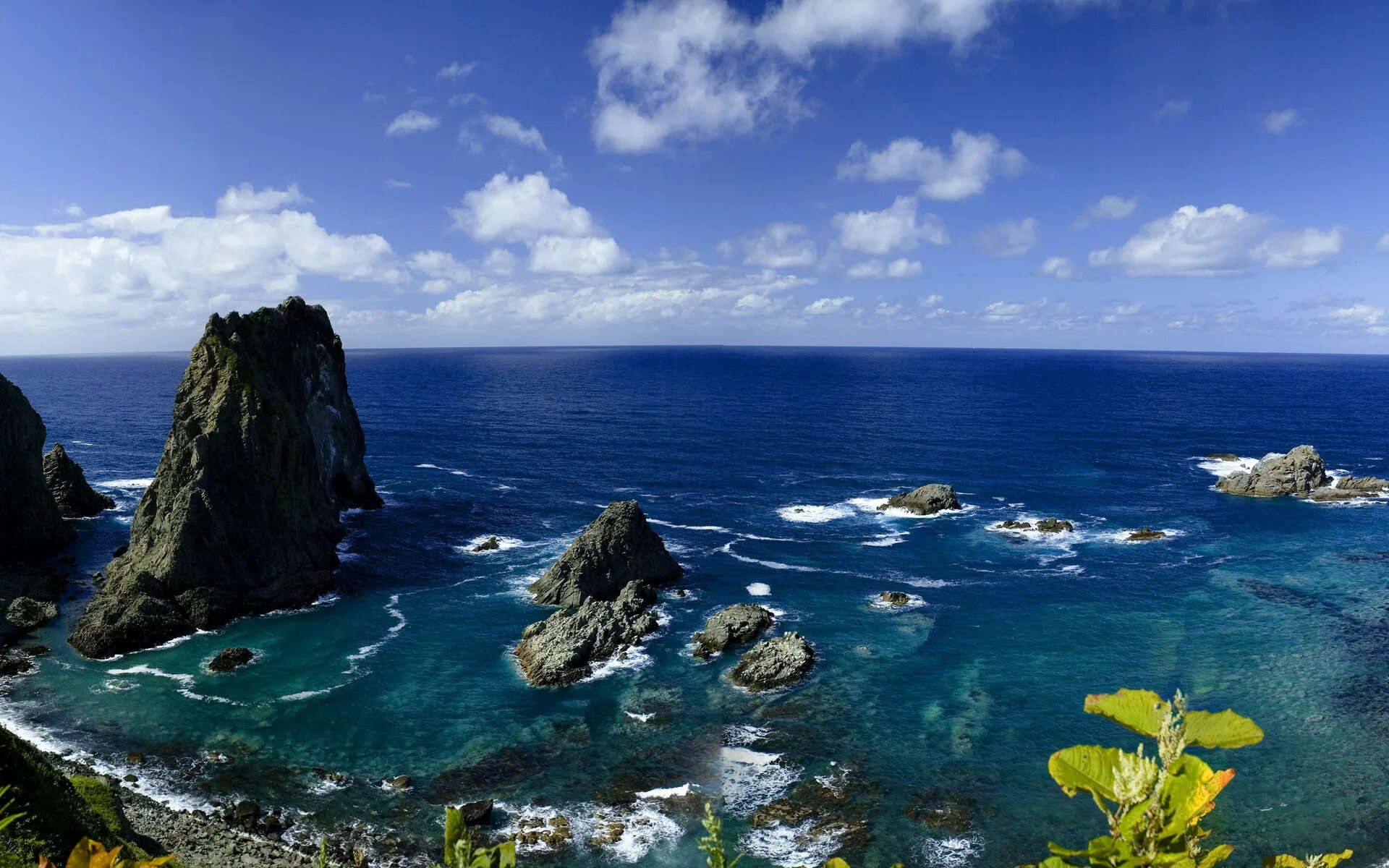 Нельсон какой океан. Япония вид с моря. Красивая природа море. Побережье океана. Природа океан.