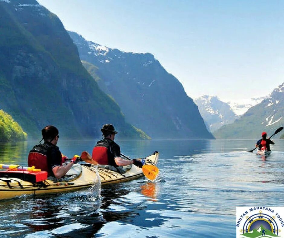 Путешествие на лодке. Adventure фото. Экскурсия в Норвегии ai-Travel. Travelling on foot
