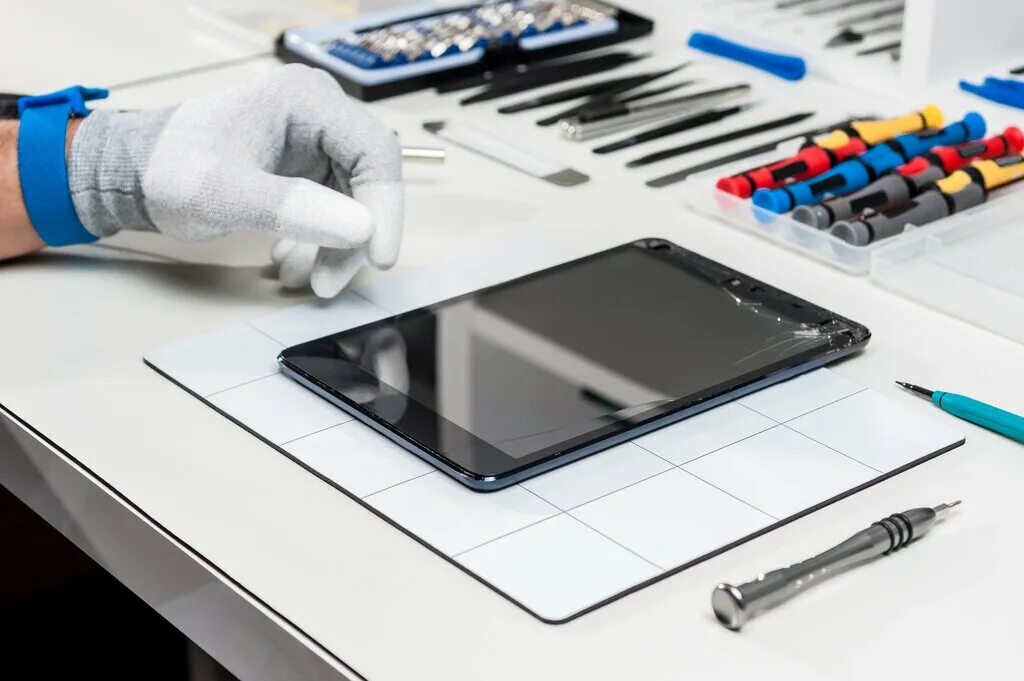 Мастер по планшетам. Ремонт планшетов. Tablet Repair. Ремонт мобильных устройств.