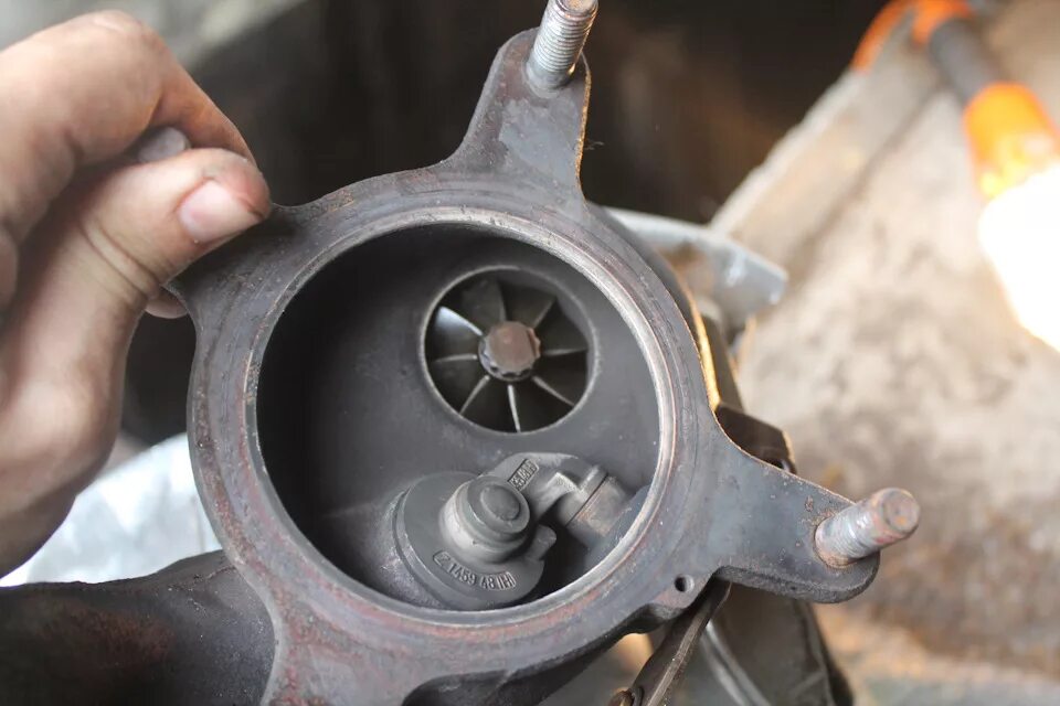 8 tsi. Клапан вестгейта 1. Ремкомплект вестгейта турбины 1. Ремкомплект калитки вестгейта тигуан 2. Калитка клапан.