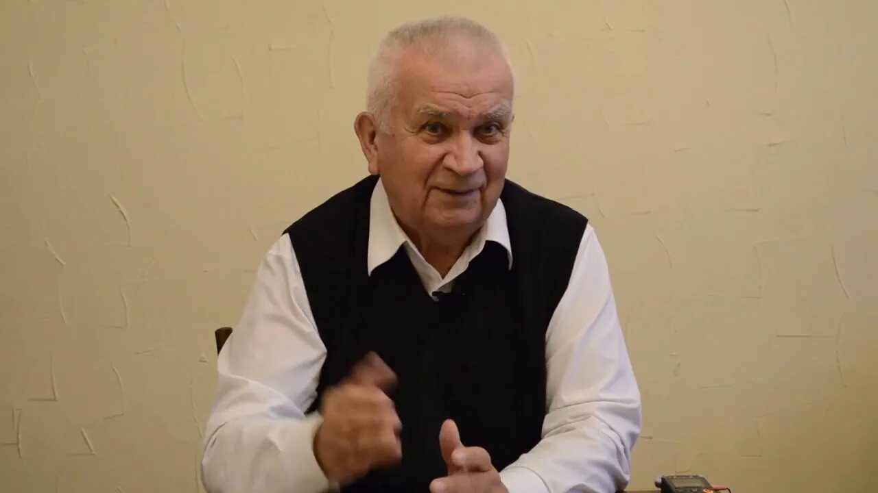 Владимира михайловича зазнобина. Зазнобин. Зазнобин в молодости. В м зазнобин биография. Владимира михайловича зазнобина.