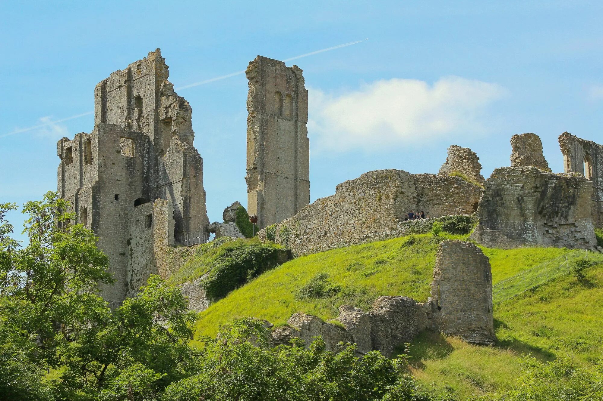 Pin by chloê on morgana pendragon Corfe castle, Castle, Dorset