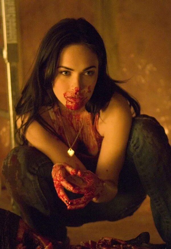 тела ужастик. тела ужастик. тело дженнифер фильм 2009 аманда сайфред. тела ужастик. тела ужастик.