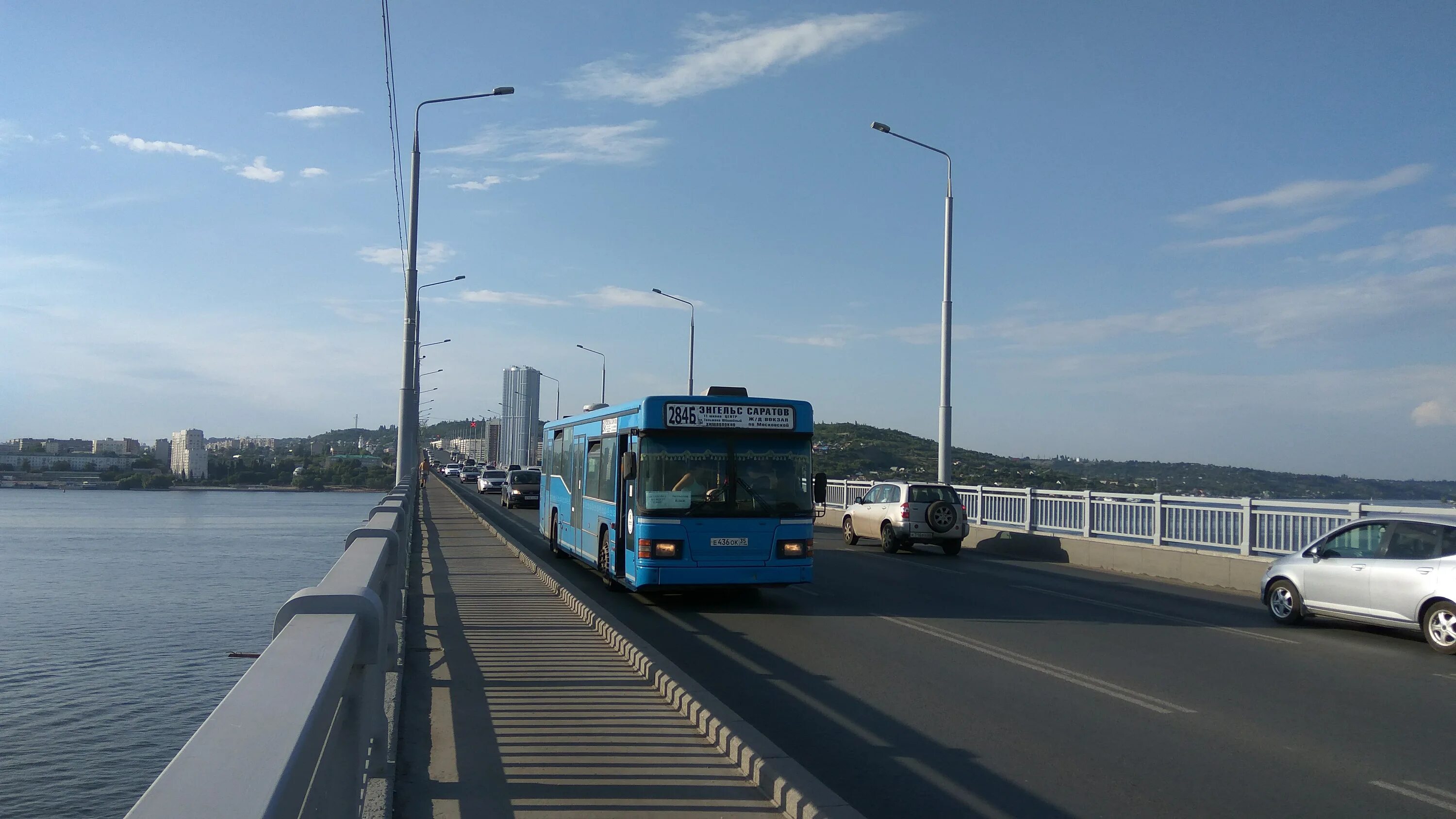 Мост Саратов Энгельс. Саратовский автобус. Саратовский мост трамвай. Автобус Скания Саратов.