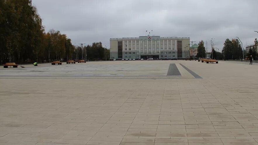 Камеры ижевск площадь. Центральная площадь ижевск. центральная площадь ижевск 2022. михайловская площадь ижевск. центральная площадь ижевск 2022 лето.
