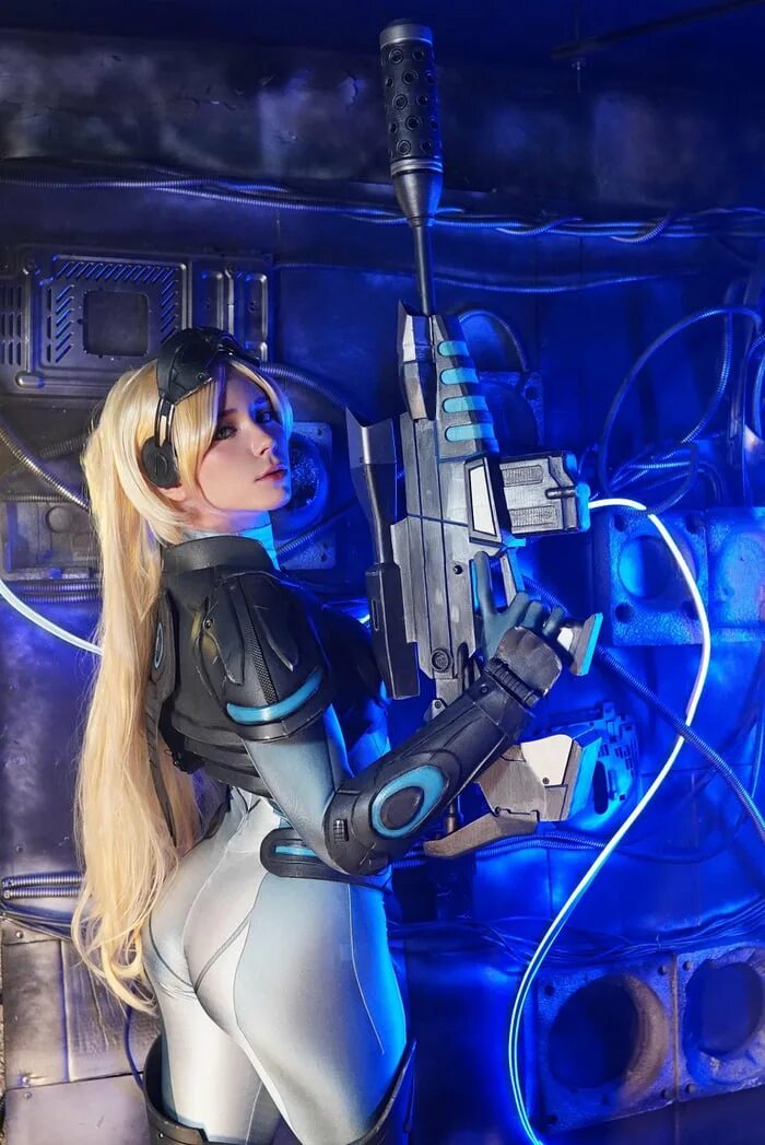 Nova 3 new orbit. Нова терра старкрафт. Widowmaker nova skin. Нова старкрафт овервотч. Starcraft nova art.