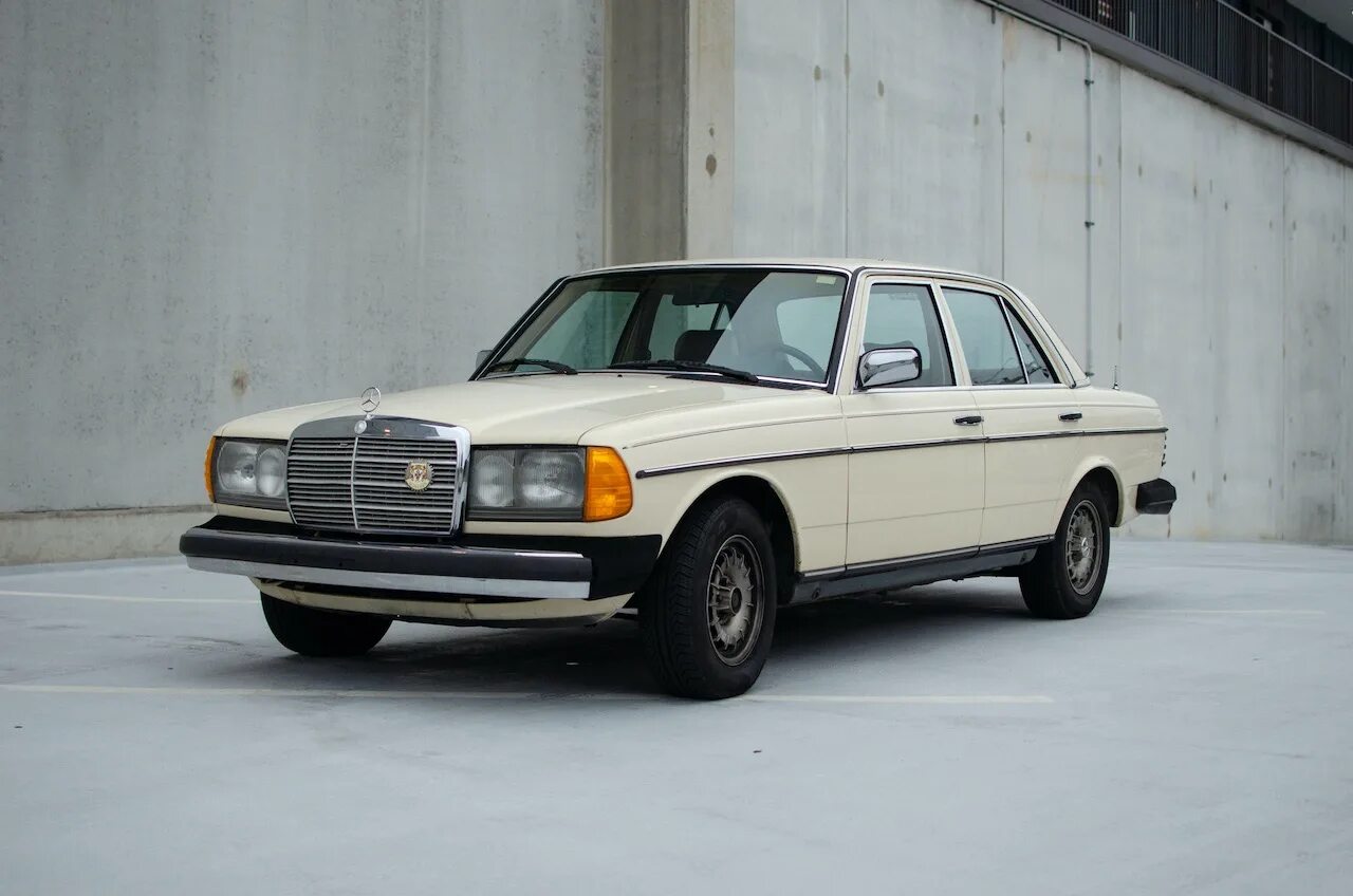 Мерседес 123 дизель купить. Mercedes w123. Мерседес 123 дизель. Mercedes w123 300 td. W123 300cd.