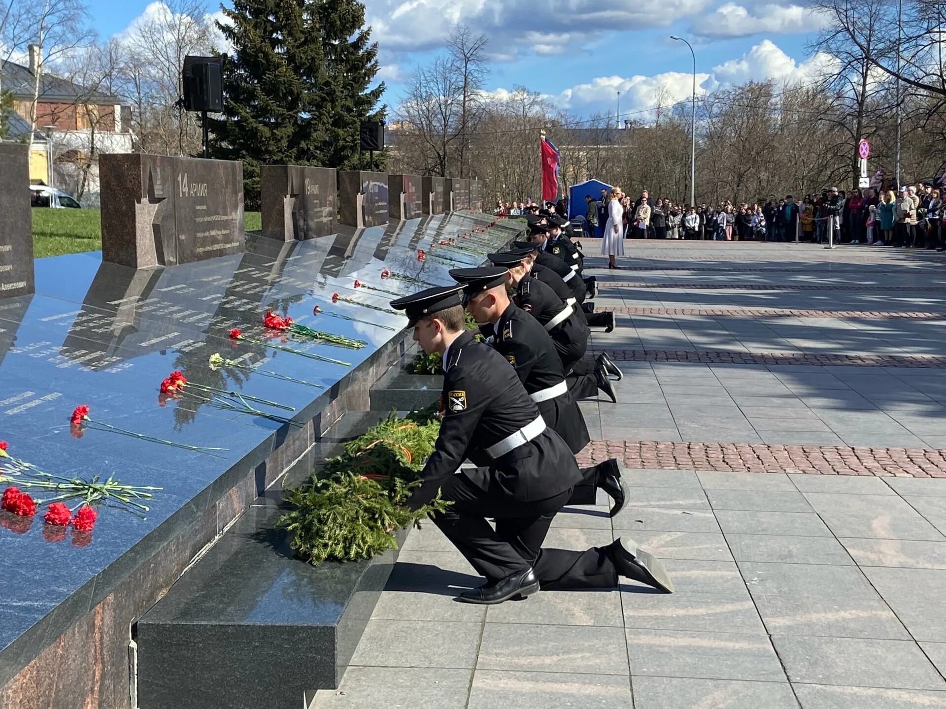 1 мая петрозаводск. День Победы Петрозаводск 2022. 9 Мая 2022 Петрозаводск. Вечный огонь Петрозаводск. День Победы в Петрозаводске.