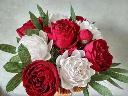 Пионы из бумаги конфет