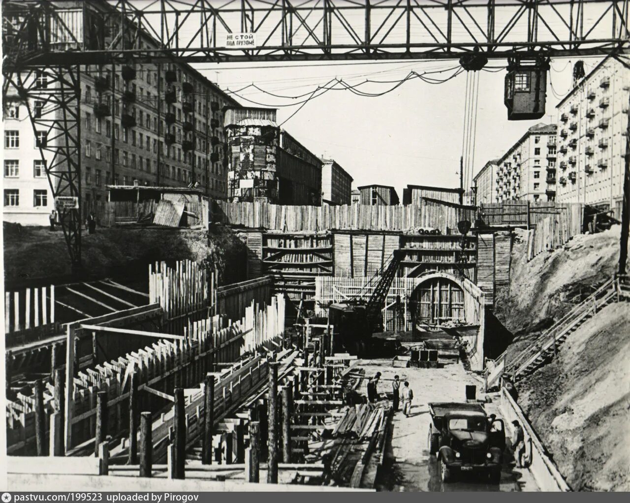 Строительство метро. Московского метро 1932. Как строилось московское. Начало строительства московского метрополитена. Площадь павелецкого вокзала реконструкция.