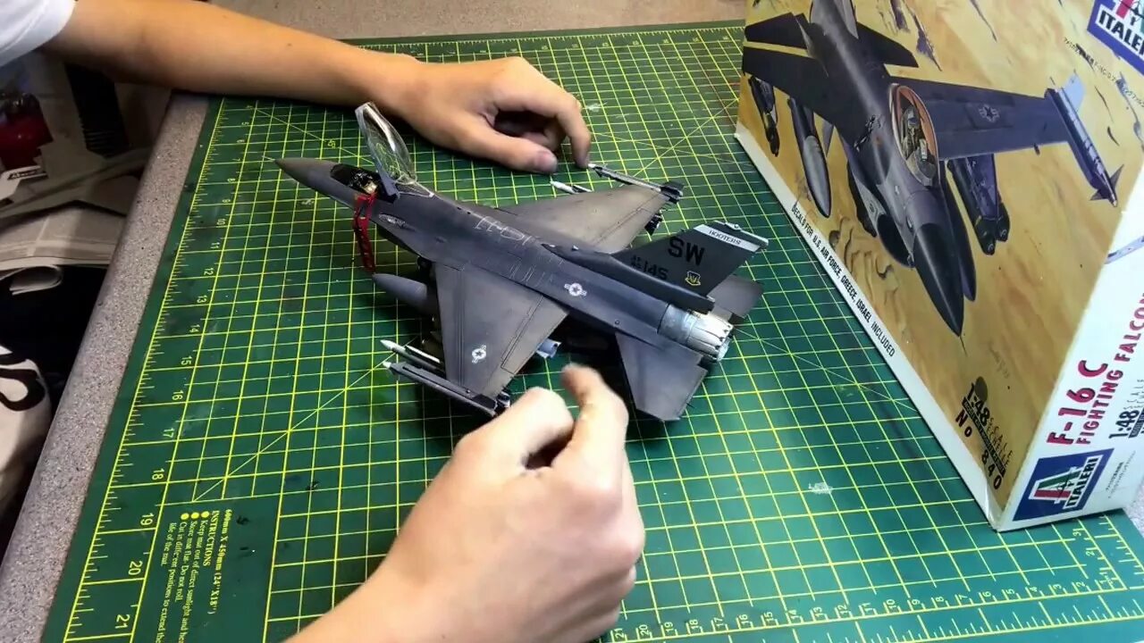 15 16 1 1 48. Italeri 1/48 самолет f-16 a Fighting Falcon. F-16 1/48 Italeri. F-16a Fighting Falcon Italeri. Revell f 16d.