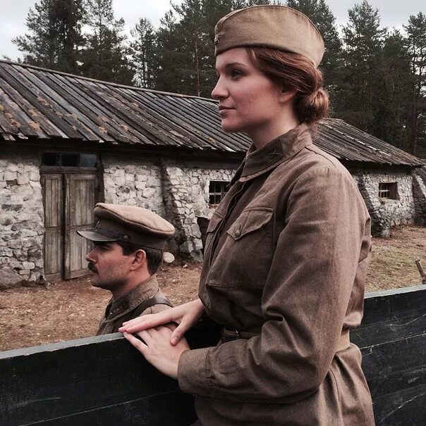 А зори здесь тихие сколько было девушек. А зори здесь тихие 2015 женя комелькова.