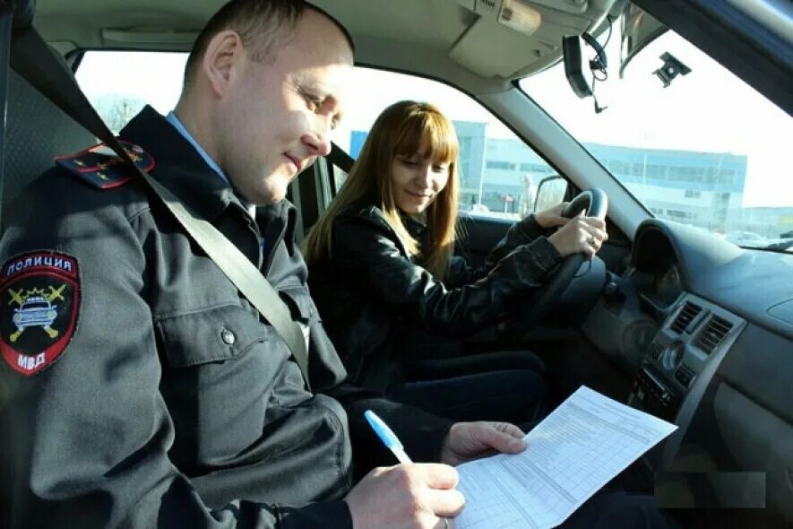 экзамен в автошколе. экзамен площадка в гаи 2022. мрэо брянск. автодром фокинский район брянск. сдача экзамена в гибдд.