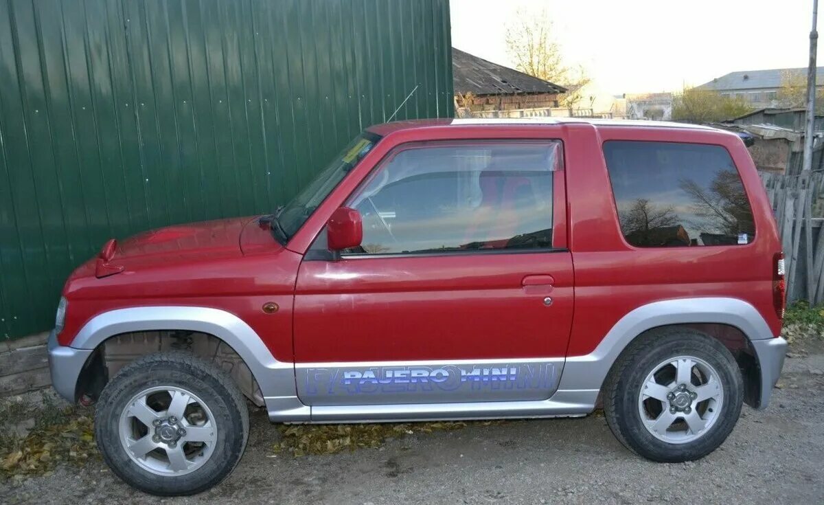 Паджеро мини масло. Митсубиси Паджеро мини 2006. Mitsubishi Pajero Mini с левым рулем. Митсубиси Паджеро мини красный. Митсубиси Паджеро мини левый руль.