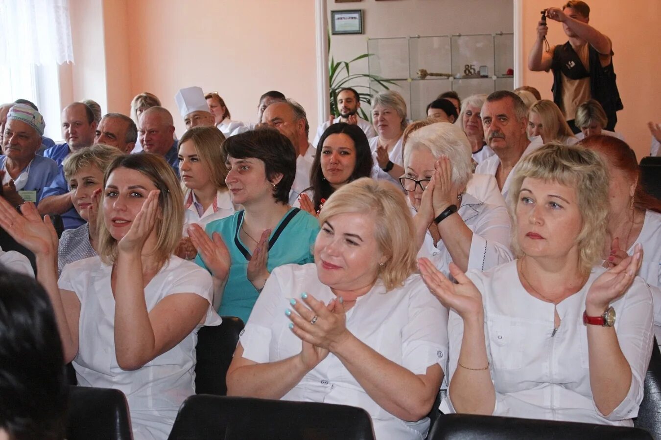 Горловка помощь