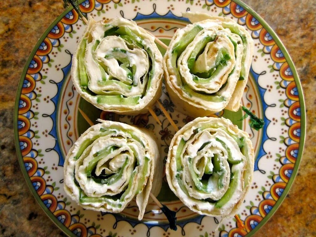 Лаваш с огурцом. Рулет из лаваша с ветчиной. Рулет из лаваша с огурцом. Рулет из лаваша с тунцом. Лаваш со свежим огурцом.