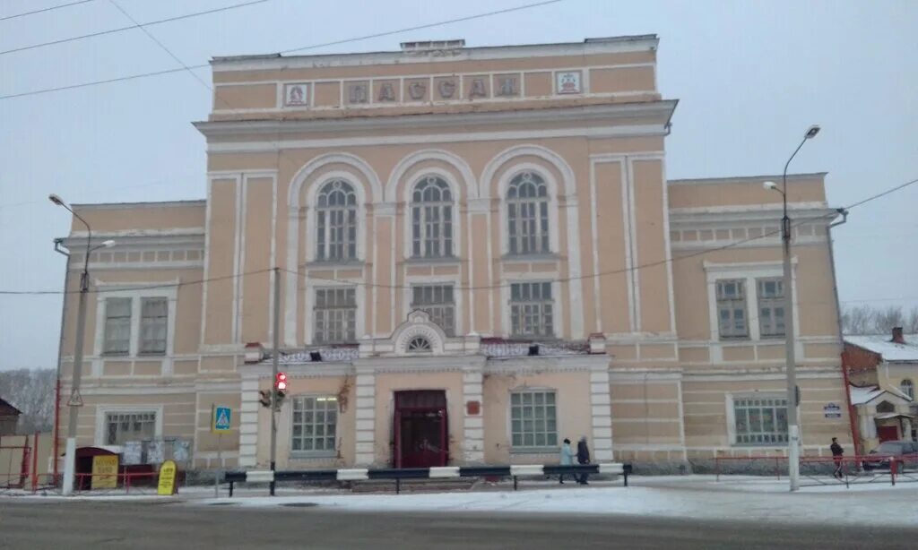 Ирбитская ярмарка пассаж. Здание пассажа ирбит. Памятник архитектуры ирбита пассаж. Здание пассажа ирбит. Ирбит достопримечательности пассаж.