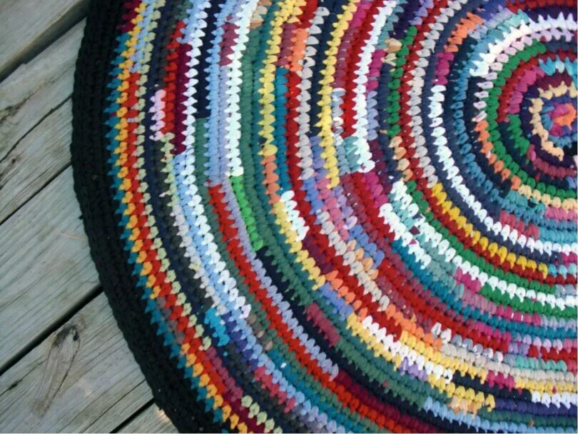 Коврик на пол из тряпок. Crochet rug коврик крючком. вязаный коврик из ветоши. коврики из тряпок крючком. вязаные кружки из тряпок.