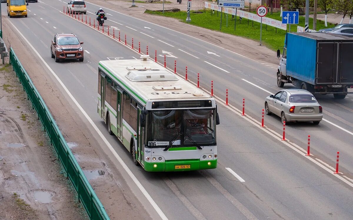 Автобус. Транспорт на дороге. Автобус фото. Московский автобус. Автобус 3 колодня