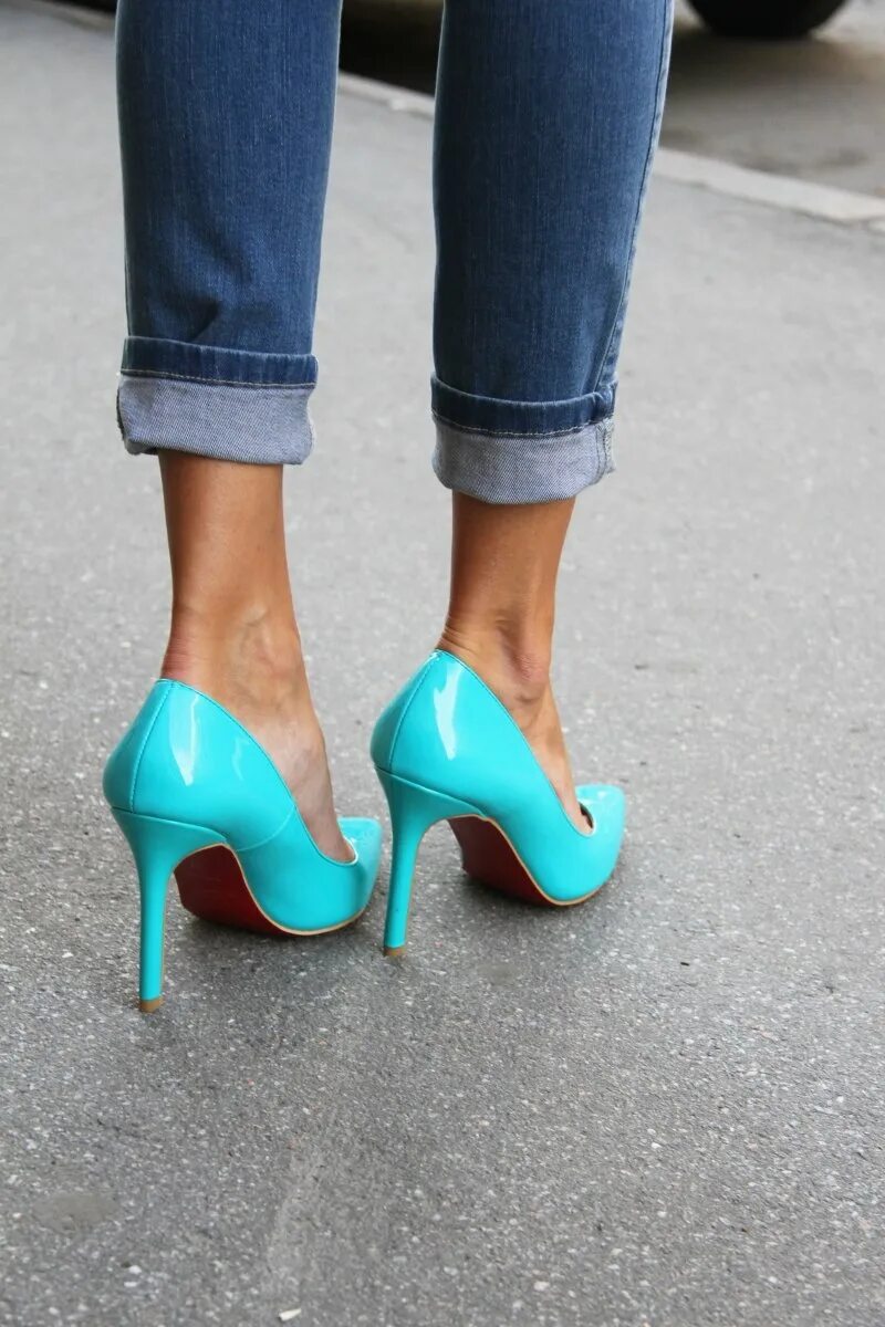 Голубые туфли. Красивые туфли. Голубые туфли на шпильке. Бирюзовые туфли. Туфля погода