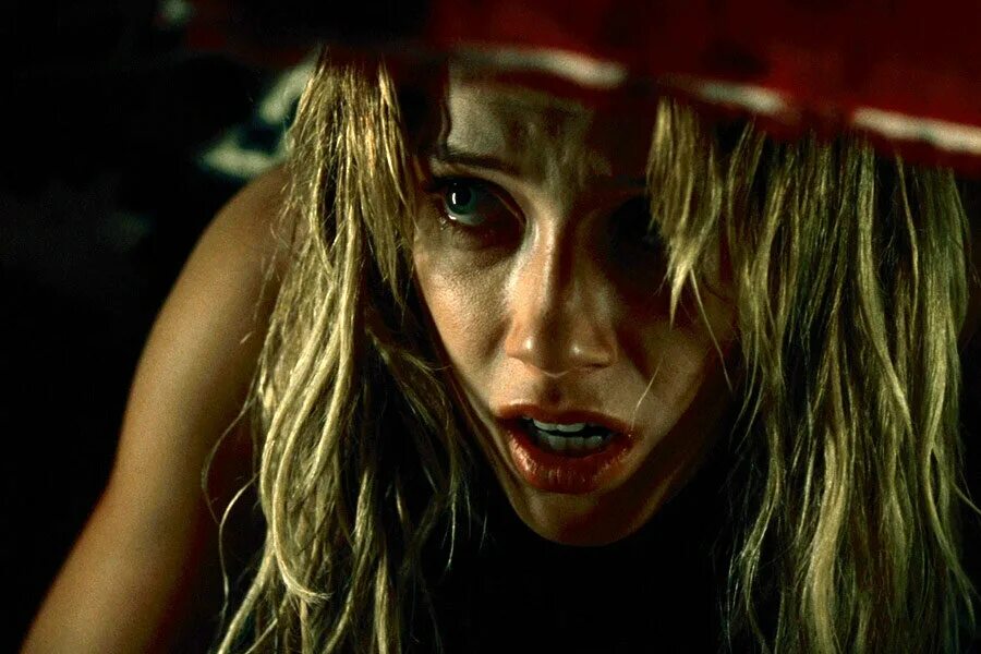 Убежище фильм 2010. Ужасы 2010 2020. Впусти меня сага фильм 2008. Заклятье. Эмбер херд и наступит тьма.