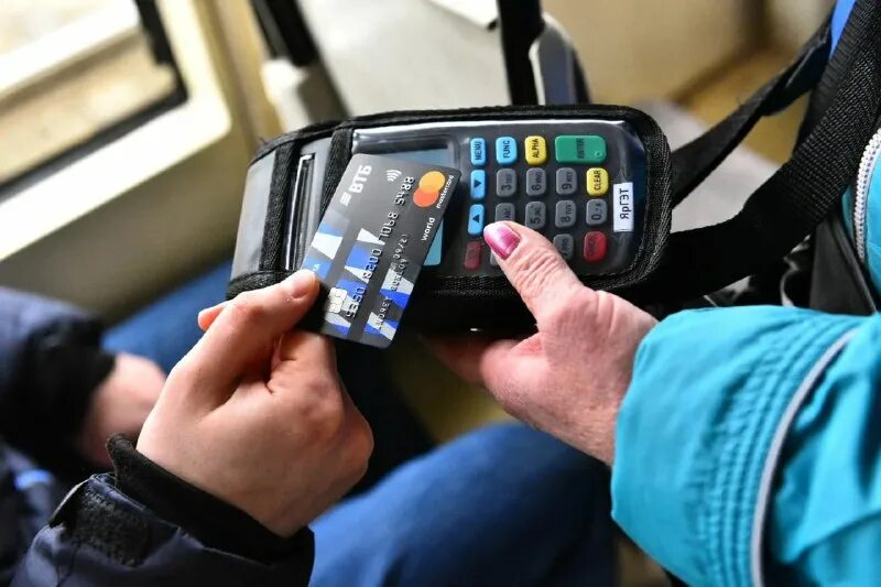 городской транспорт. транспорт подмосковья приложение. телефон общественного транспорта. бесконтактная оплата в автобусе. Volgabus волжанин ситиритм.