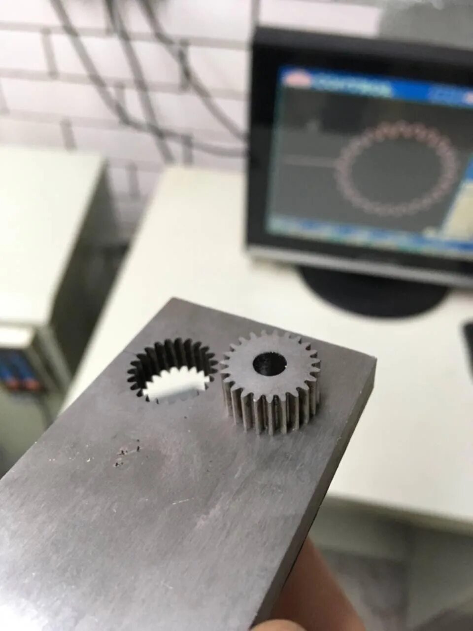 Электроэрозионная полировка. Электроэрозионный станок supercut 734. 3д электроэрозия. Электроэрозионный станок dk7725. Электроэрозионный станок kd400zl.