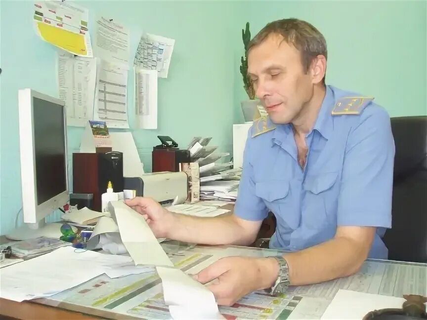 Кабин машиниста рейлбуса. Кто начальник депо омск. Машинист электропоезда метрополитена москва. Машинист ваня. Помощник машиниста.