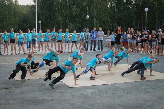 самоцветы лагерь новоуральск. уральские самоцветы лагерь сысерть 2023. лагерь в джемете уральские самоцветы. здол самоцветы. лагерь уральские самоцветы свердловская область.