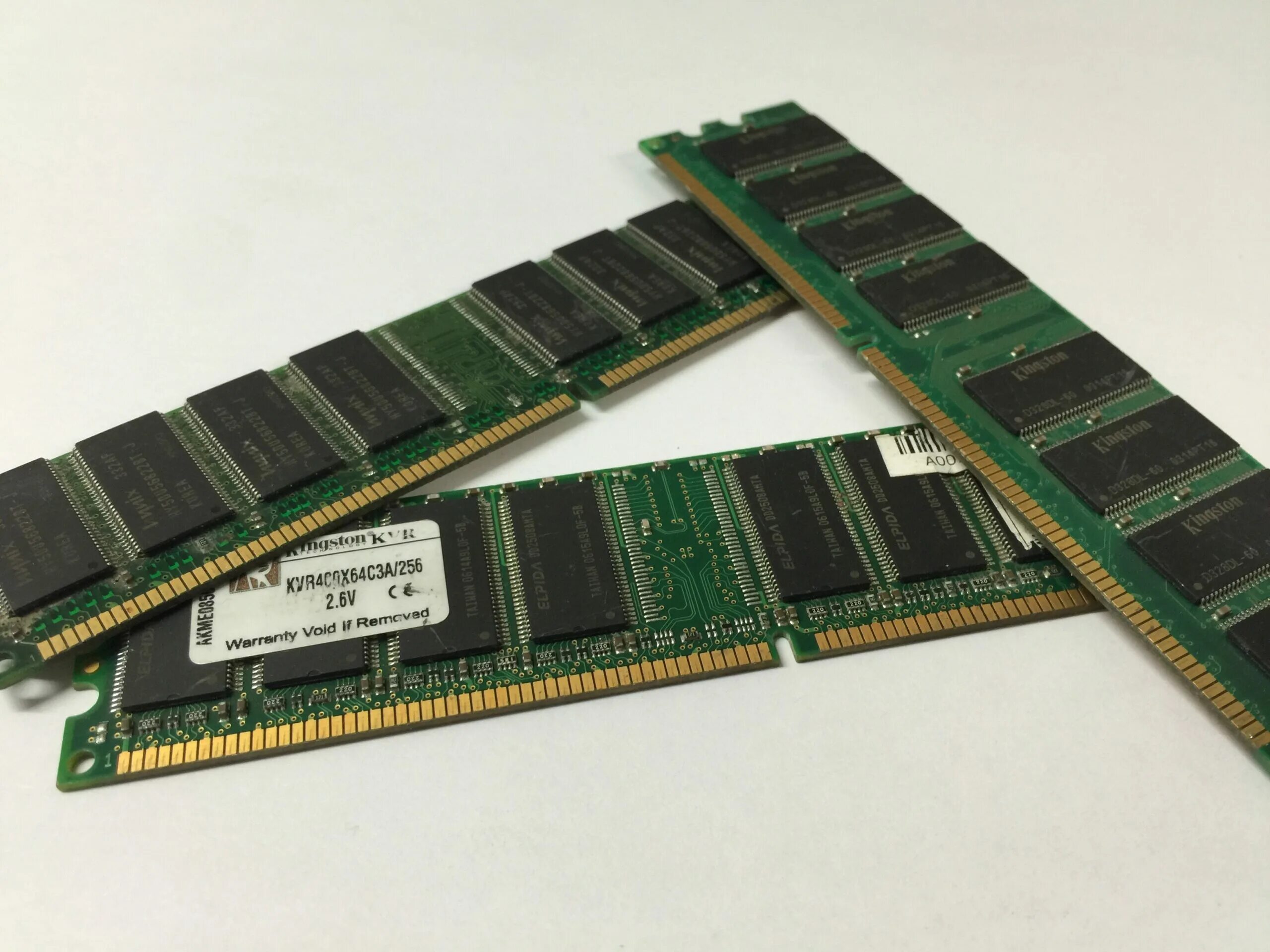 Оперативная память i5. Компьютерная Оперативная память ддр 2. Оперативная память (Ram желтая ламель). Оперативная память ddr1,2,3,4,5. Память для материнки DDR 400, ddr2-800.